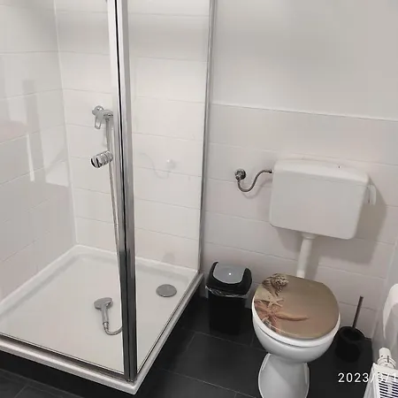 Ferien- Monteurwohnung Bis 6 Personen *