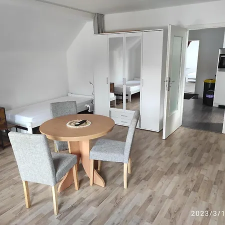 Ferien- Monteurwohnung Bis 6 Personen Appartement *