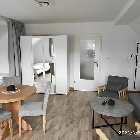 Ferien- Monteurwohnung Bis 6 Personen Appartement