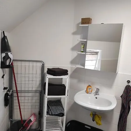 Ferien- Monteurwohnung Bis 7 Personen Markranstaedt