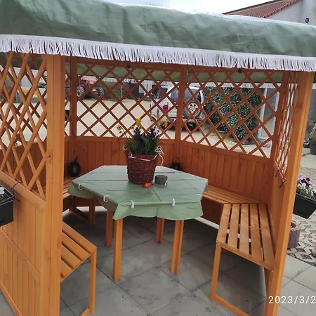 Ferien- Monteurwohnung Bis 6 Personen Markranstädt