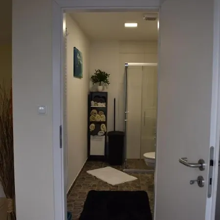 Ferien- Monteurwohnung Bis 6 Personen Markranstädt