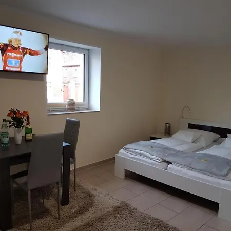 Ferien- Monteurwohnung Bis 6 Personen Appartement Markranstädt