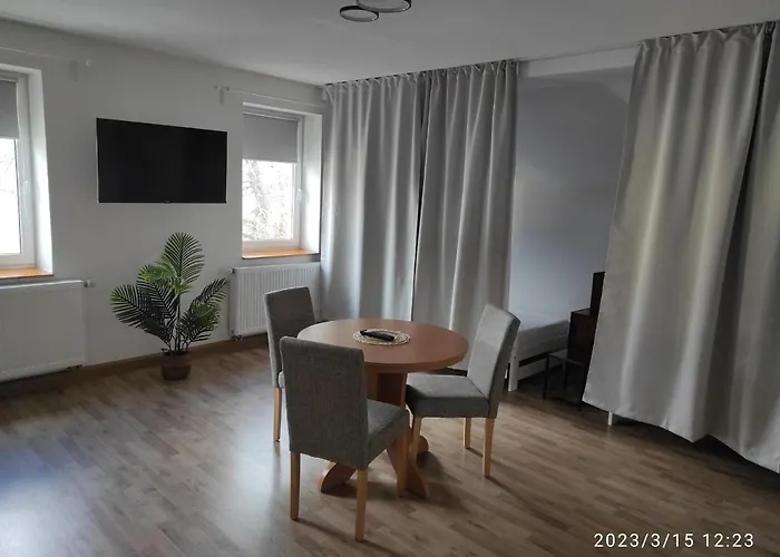Ferien- Monteurwohnung Bis 6 Personen *