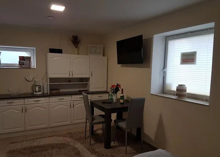 Ferien- Monteurwohnung Bis 6 Personen Markranstaedt