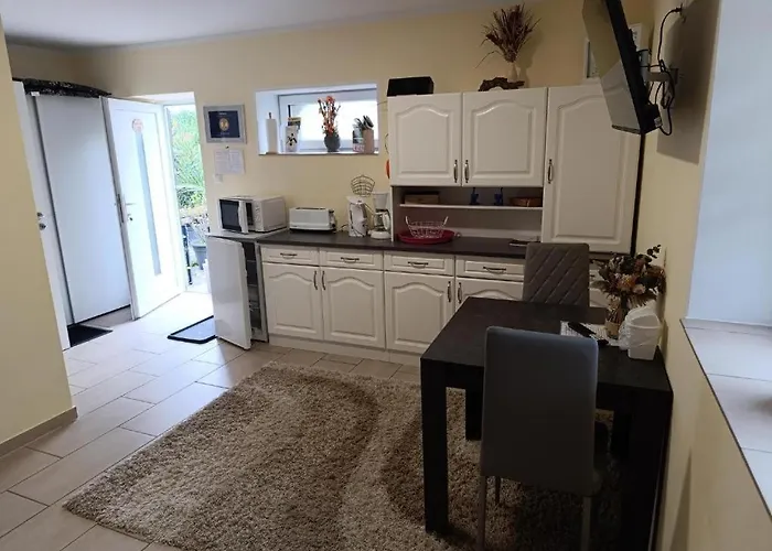 Ferien- Monteurwohnung Bis 6 Personen